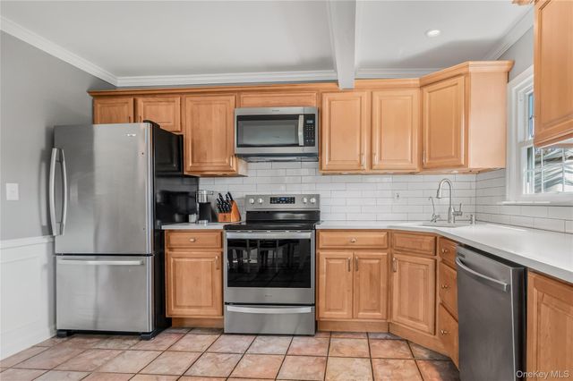 2713 Fortesque Avenue, Oceanside, NY 11572