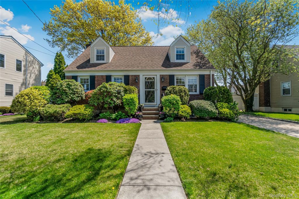 2713 Fortesque Avenue, Oceanside, NY 11572