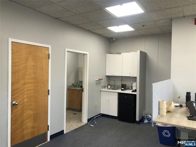 1345 Queen Anne Road, Teaneck, NJ 07666
