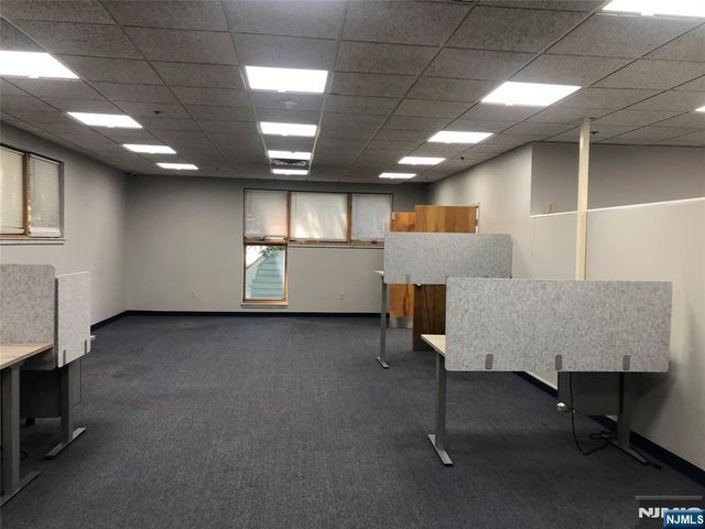 1345 Queen Anne Road, Teaneck, NJ 07666