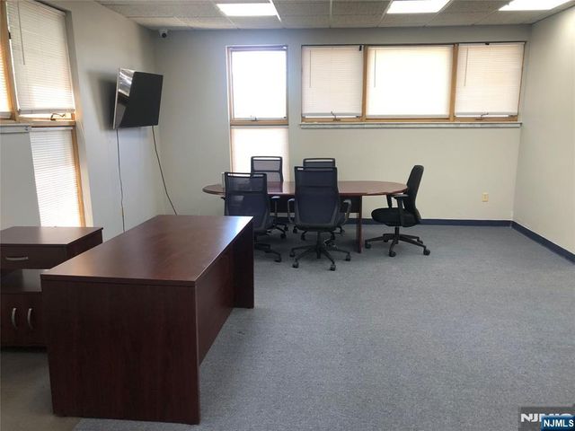 1345 Queen Anne Road, Teaneck, NJ 07666