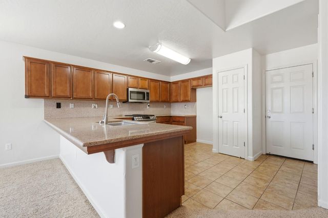 3308 Gregory Avenue, Fresno, CA 93722
