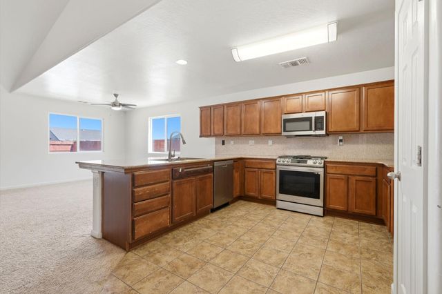 3308 Gregory Avenue, Fresno, CA 93722