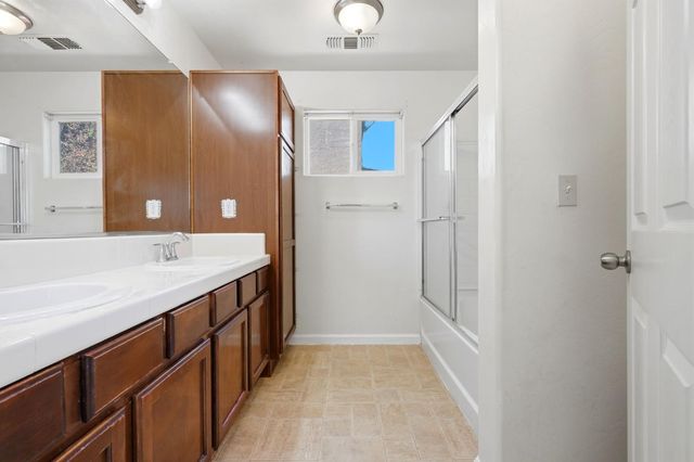 3308 Gregory Avenue, Fresno, CA 93722