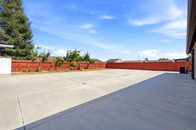 3308 Gregory Avenue, Fresno, CA 93722