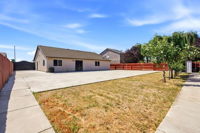 3308 Gregory Avenue, Fresno, CA 93722