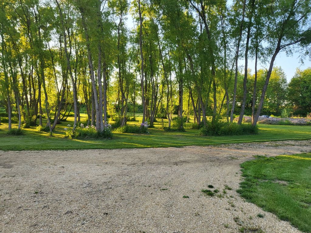 4414 N Tower Road, Freeport, IL 61032