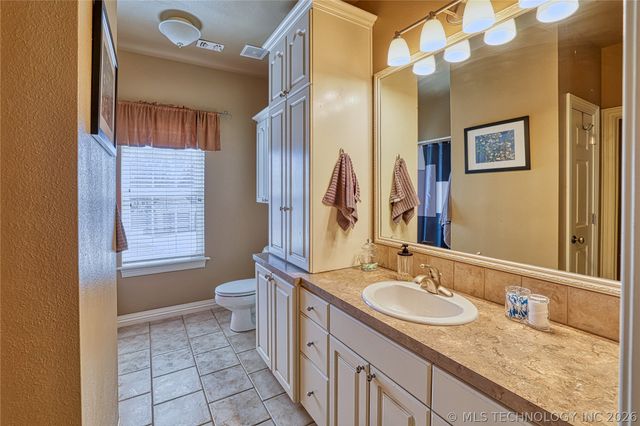 29 River Oaks Avenue, Mcalester, OK 74501