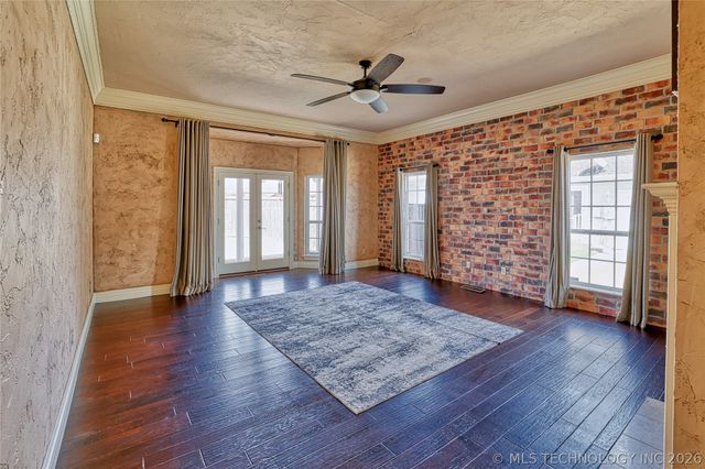 29 River Oaks Avenue, Mcalester, OK 74501