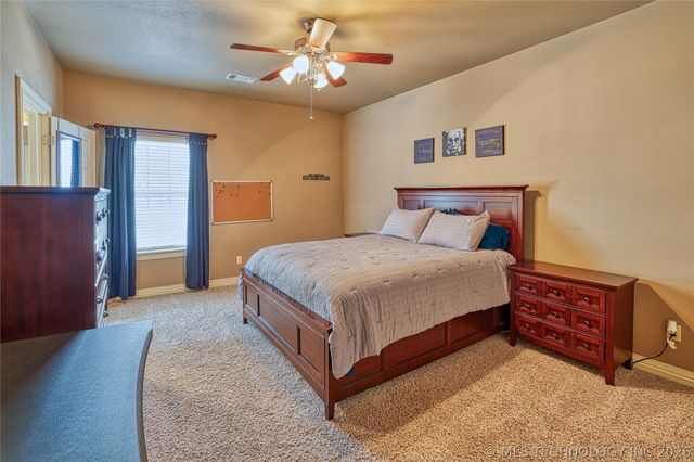 29 River Oaks Avenue, Mcalester, OK 74501