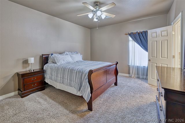 29 River Oaks Avenue, Mcalester, OK 74501