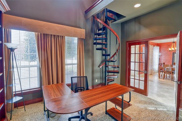 29 River Oaks Avenue, Mcalester, OK 74501