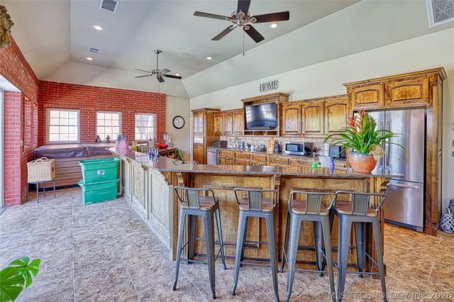 29 River Oaks Avenue, Mcalester, OK 74501