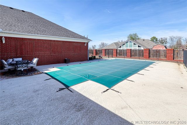 29 River Oaks Avenue, Mcalester, OK 74501