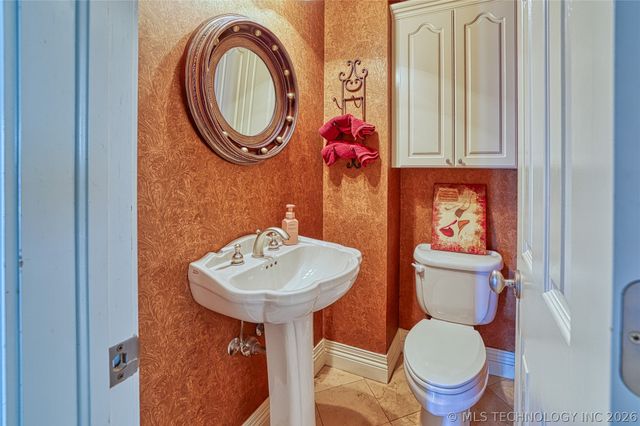 29 River Oaks Avenue, Mcalester, OK 74501