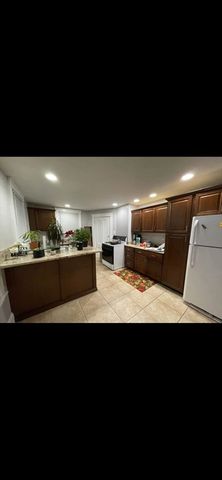 58 Wright 2, Stoneham, MA 02180