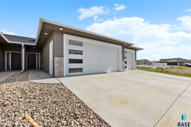 212 E Ivy Rd Road, Tea, SD 57064