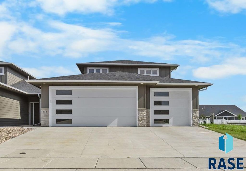 212 E Ivy Rd Road, Tea, SD 57064