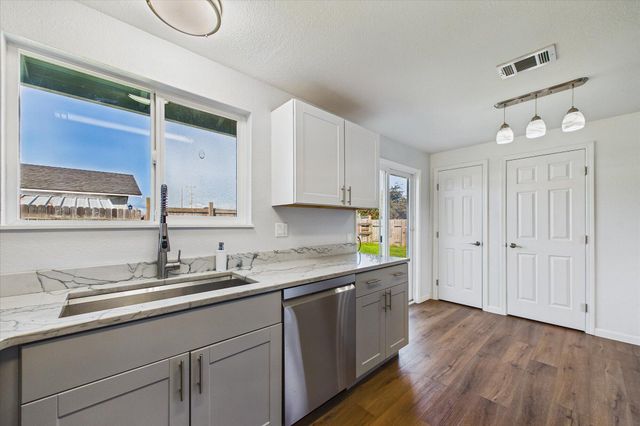 1932 Mckinleyville Avenue, Mckinleyville, CA 95519