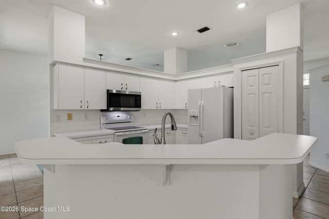 652 Sheridan Woods Drive, Melbourne, FL 32904