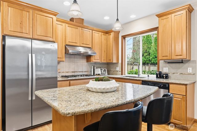 8133 NE 147th Street, Kenmore, WA 98028