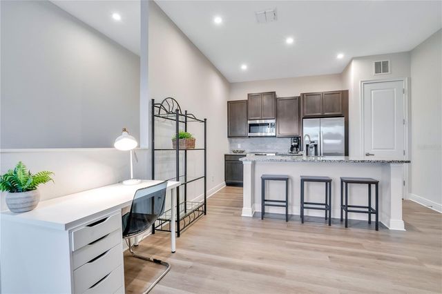 8285 LINDAHL ALLEY, Orlando, FL 32827