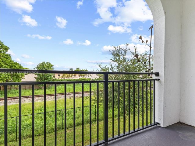 15540 SW 136th Street 220, Miami, FL 33196