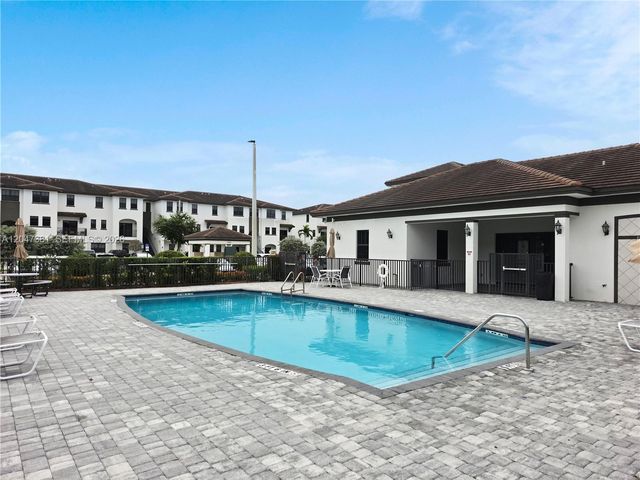 15540 SW 136th Street 220, Miami, FL 33196