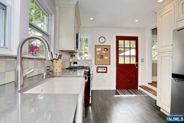 61 Hawthorne Terrace, Leonia, NJ 07605