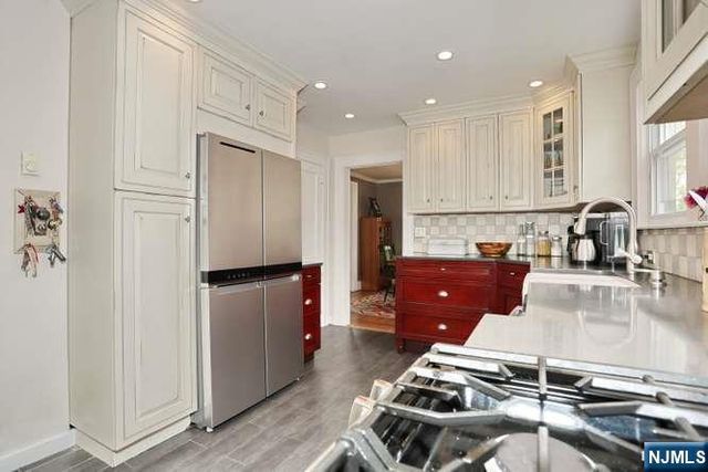 61 Hawthorne Terrace, Leonia, NJ 07605