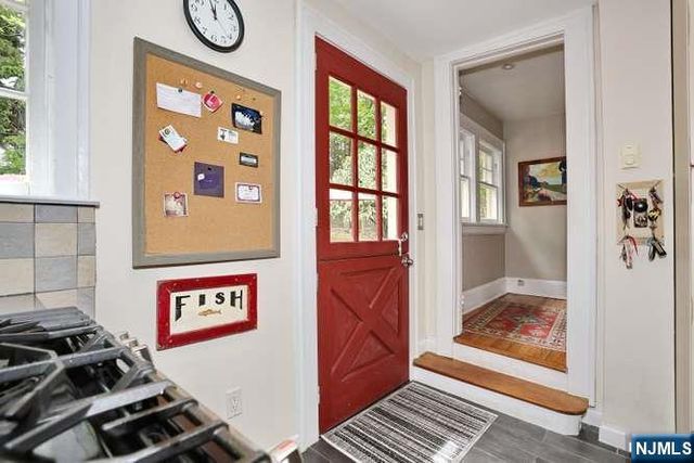 61 Hawthorne Terrace, Leonia, NJ 07605