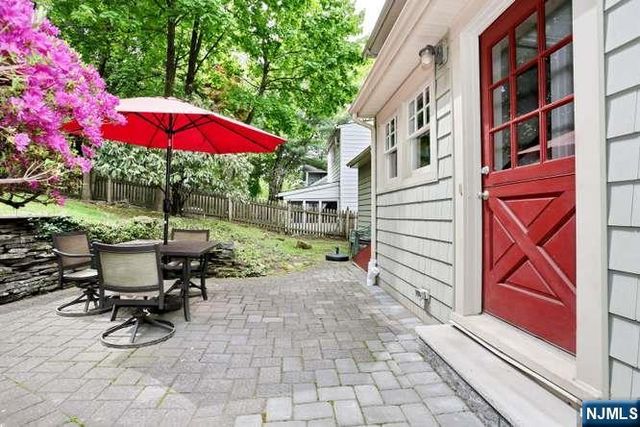 61 Hawthorne Terrace, Leonia, NJ 07605