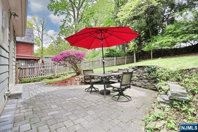 61 Hawthorne Terrace, Leonia, NJ 07605