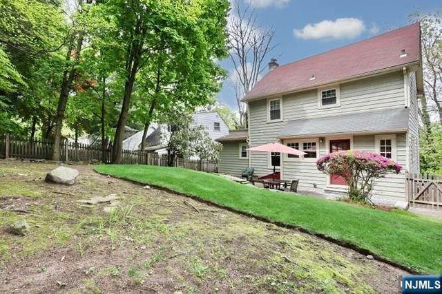 61 Hawthorne Terrace, Leonia, NJ 07605