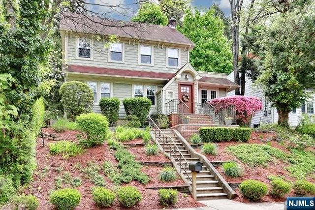 61 Hawthorne Terrace, Leonia, NJ 07605