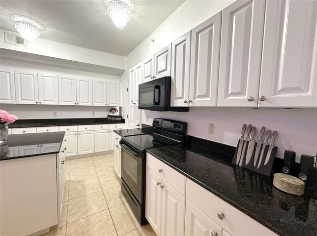 21019 SUNPOINT WAY 102, Lutz, FL 33558