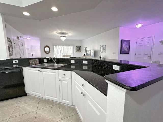 21019 SUNPOINT WAY 102, Lutz, FL 33558