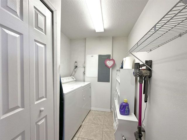 21019 SUNPOINT WAY 102, Lutz, FL 33558