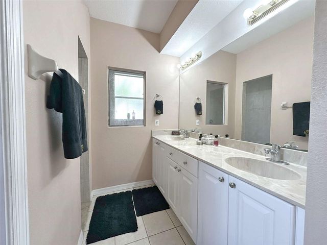 21019 SUNPOINT WAY 102, Lutz, FL 33558