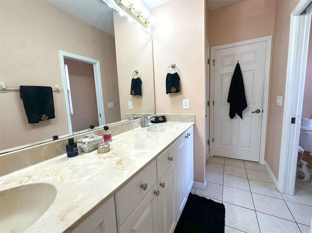 21019 SUNPOINT WAY 102, Lutz, FL 33558