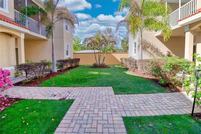 21019 SUNPOINT WAY 102, Lutz, FL 33558