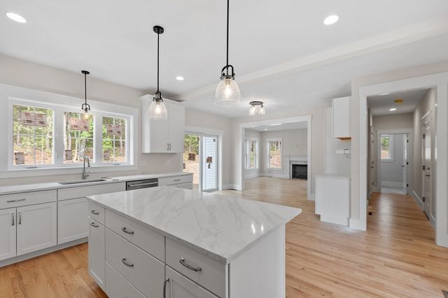 18 Waites Crossing, Norfolk, MA 02056