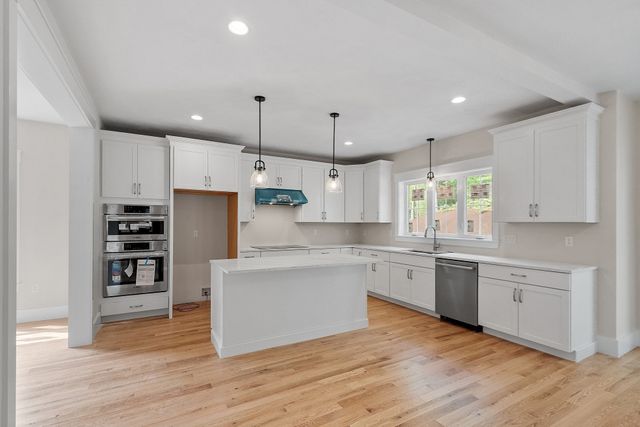 18 Waites Crossing, Norfolk, MA 02056