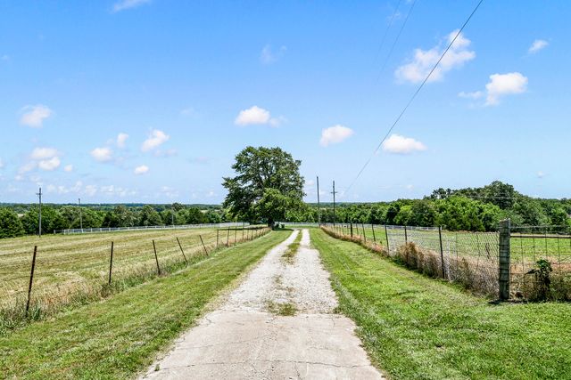 4049 N Farm Road 79, Willard, MO 65781