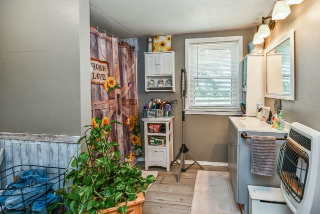 4049 N Farm Road 79, Willard, MO 65781