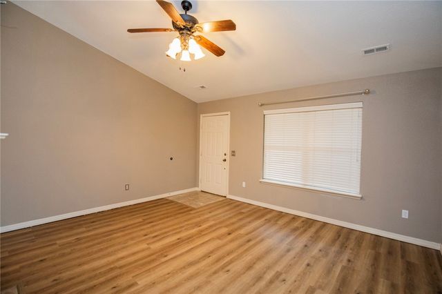 11 Fowey Lane, Bella Vista, AR 72714