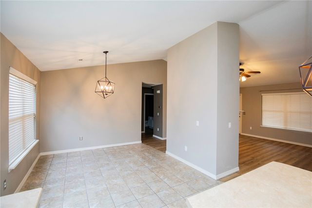 11 Fowey Lane, Bella Vista, AR 72714