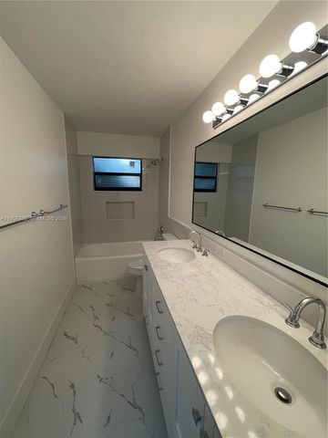 19620 NW 5th Ct, Miami Gardens, FL 33169