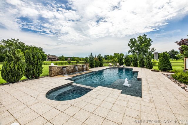 13533 S Lewis Avenue, Bixby, OK 74008