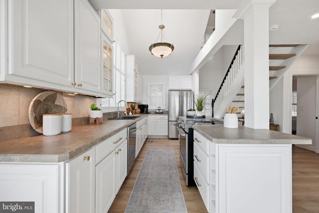 3963 BAYSIDE DR, Edgewater, MD 21037